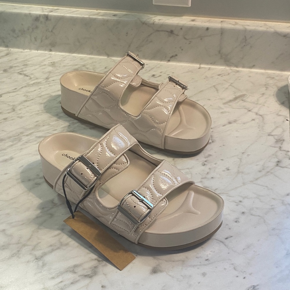 Chooka Women's Beige Buckle Sandals